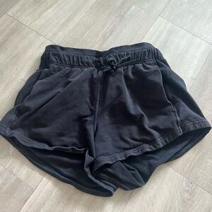 Lululemon shorts - black shorts